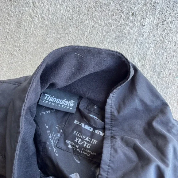 Oakley Jacket Mens XL Black Lightweight Ski Snowboard Coat Outdoors Warm Winter - Picture 4 of 8